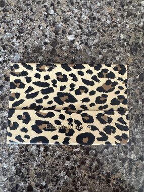 NEW Elizabeth Arden Leopard-Print Makeup Eyeshadow Palette w/12 eyeshadows